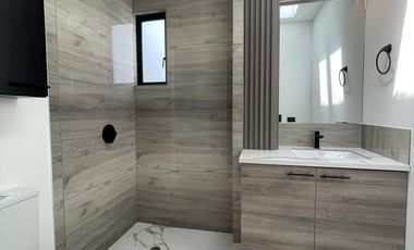 Casa de arriendo de 3 dormitorios en Tumbaco por estrenar