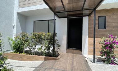 Casa de arriendo de 3 dormitorios en Tumbaco por estrenar