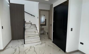 Casa de arriendo de 3 dormitorios en Tumbaco por estrenar