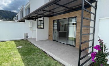 Casa de arriendo de 3 dormitorios en Tumbaco por estrenar