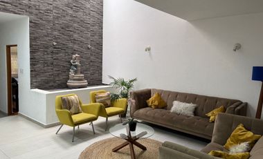 Casa en Renta Semi amueblada en Villantigua con alberca