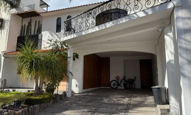 Casa en Renta Semi amueblada en Villantigua con alberca