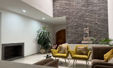 Casa en Renta Semi amueblada en Villantigua con alberca