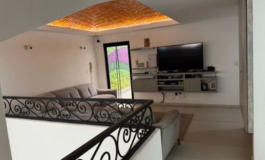 Casa en Renta Semi amueblada en Villantigua con alberca