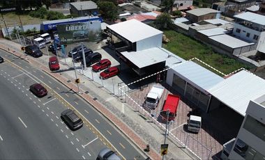 local comercial de venta con showroom en tarqui