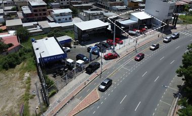 local comercial de venta con showroom en tarqui