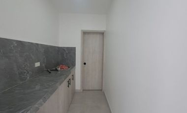 local comercial de venta con showroom en tarqui