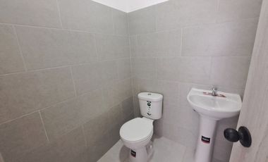 local comercial de venta con showroom en tarqui