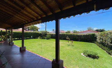 Casa Campestre en Renta - El Caimo
