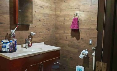 casa con negocio en funcionamiento
