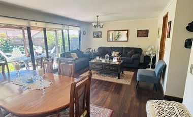 SE VENDE HERMOSA CASA EN QUILAMAPU