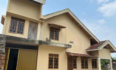 DIJUAL RUMAH + HALAMAN LUAS — MACAN KUMBANG, PALEMBANG