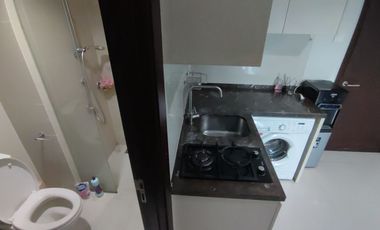 Disewakan Apartemen Puri Mansion Full Furnish 1 Kamar Tidur 37 m2 View Langsung Kolam Renang Cakep