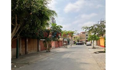 Alquilo Depa 2 Dormitorios - 3Er Piso - Urb. San Roque – Surco