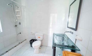 CASA CON TERRENO EN VENTA -QUICHINCHE