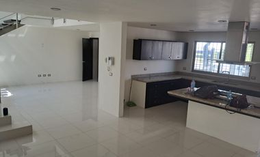 ¡Casa en Monte Magno, Xalapa! 3 niveles, terraza y excelente ubicación