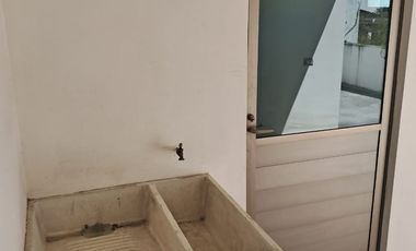 ¡Casa en Monte Magno, Xalapa! 3 niveles, terraza y excelente ubicación