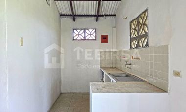 Venta de Casa de 1 Planta, 3 Dormitorios, Amplio Terreno - Punta Blanca, Entrada 6, Ruta del Spondylus