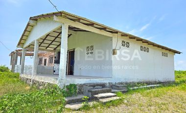 Venta de Casa de 1 Planta, 3 Dormitorios, Amplio Terreno - Punta Blanca, Entrada 6, Ruta del Spondylus