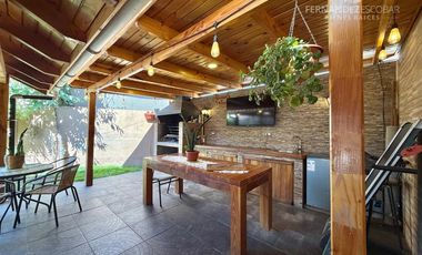 LOS ANDES - VENDE CASA 4D 2B VILLA JARDINES