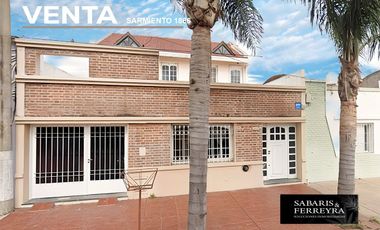 Casa en Venta de 3 Habitaciones y 2 Baños con Cochera y Amplio Patio