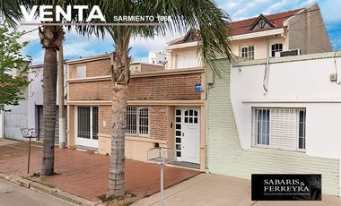 Casa en Venta de 3 Habitaciones y 2 Baños con Cochera y Amplio Patio