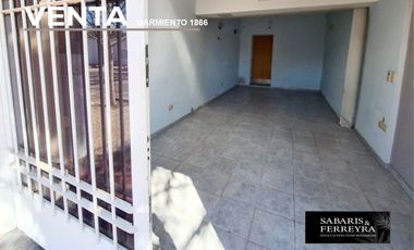 Casa en Venta de 3 Habitaciones y 2 Baños con Cochera y Amplio Patio
