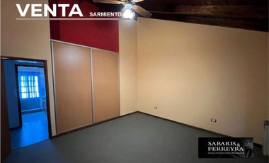 Casa en Venta de 3 Habitaciones y 2 Baños con Cochera y Amplio Patio