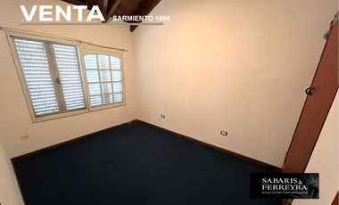 Casa en Venta de 3 Habitaciones y 2 Baños con Cochera y Amplio Patio