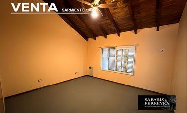 Casa en Venta de 3 Habitaciones y 2 Baños con Cochera y Amplio Patio