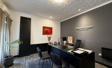Diamante, entre Perú y España - Casa en venta en Zona Centro