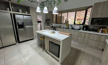 Via a Al Costa, Hermosa Casa de 6 Dorm. en Venta y Alquiler.