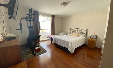 VENTA DE EXCLUSIVO DEPARTAMENTO A UN PASO DEL JOCKEY EN SURCO