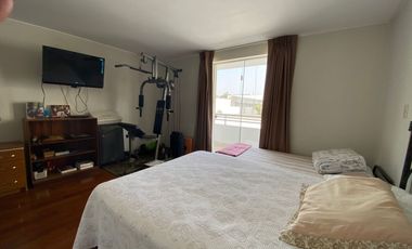 VENTA DE EXCLUSIVO DEPARTAMENTO A UN PASO DEL JOCKEY EN SURCO