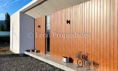 Leon Propiedades vende parcela con casa en sector Miraflores, Curacaví.