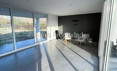 Leon Propiedades vende parcela con casa en sector Miraflores, Curacaví.