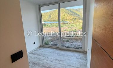 Leon Propiedades vende parcela con casa en sector Miraflores, Curacaví.