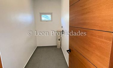 Leon Propiedades vende parcela con casa en sector Miraflores, Curacaví.