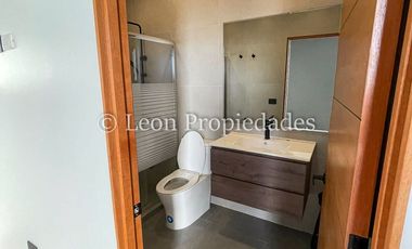 Leon Propiedades vende parcela con casa en sector Miraflores, Curacaví.