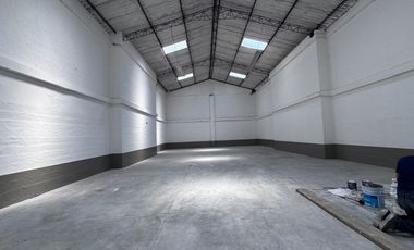 Bodega Alquilo En Conjunto de 380 M2 / $8.500.000 / No Paga Admón. / Arroyohondo