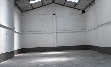 Bodega Alquilo En Conjunto de 380 M2 / $8.500.000 / No Paga Admón. / Arroyohondo
