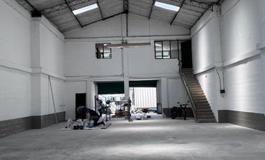 Bodega Alquilo En Conjunto de 380 M2 / $8.500.000 / No Paga Admón. / Arroyohondo
