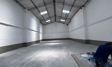 Bodega Alquilo En Conjunto de 380 M2 / $8.500.000 / No Paga Admón. / Arroyohondo