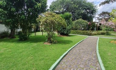 VENTA CASA EN URBANIZACIÓN SECTOR CUMBAYA