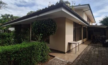 VENTA CASA EN URBANIZACIÓN SECTOR CUMBAYA