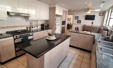 VENTA CASA EN URBANIZACIÓN SECTOR CUMBAYA