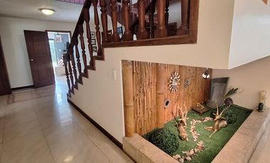 VENTA CASA EN URBANIZACIÓN SECTOR CUMBAYA