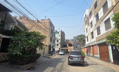 CASA 2 PISOS EN VENTA 160 M2 URB. LOS PORTALES JAV PRADO 2DA ETAPA - ATE