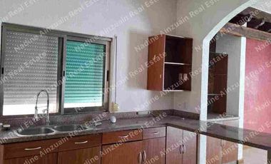 RENTA CASA EN RESIDENCIAL CUMBRES CANCÚN, 3 RECÁMARAS, ALBERCA, AMENIDADES, SEGURIDAD 24 HORAS.