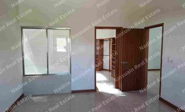 RENTA CASA EN RESIDENCIAL CUMBRES CANCÚN, 3 RECÁMARAS, ALBERCA, AMENIDADES, SEGURIDAD 24 HORAS.